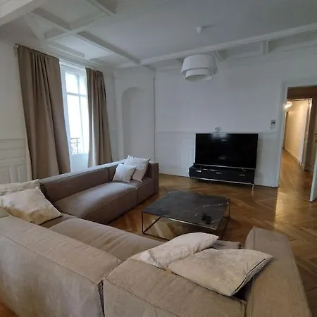 Familial Hyper Centre *