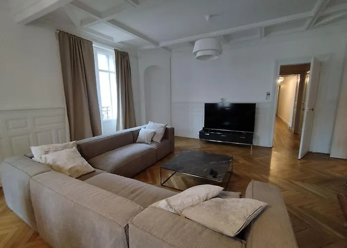 Familial Hyper Centre *