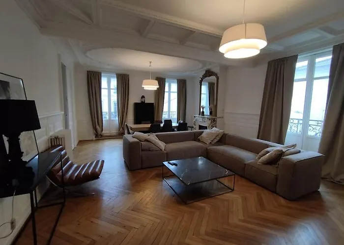 Familial Hyper Centre 아파트 낭시